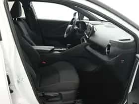 Toyota C-HR (2026) thumbnail 23
