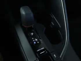 Toyota C-HR (2026) thumbnail 8