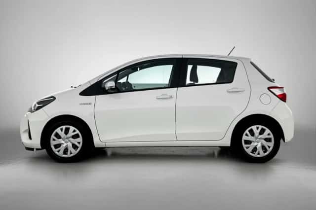 Toyota Yaris (2019) thumbnail 3