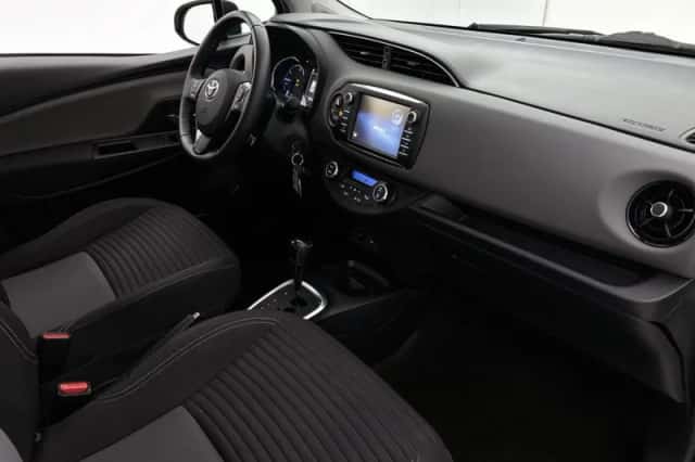 Toyota Yaris (2019) thumbnail 6
