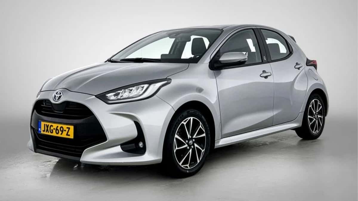 Toyota Yaris (2023) — foto 1