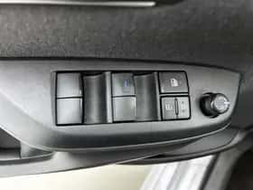 Toyota Yaris (2023) thumbnail 21