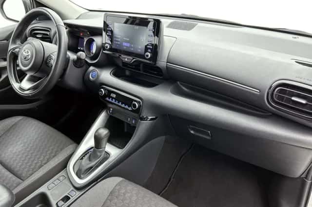 Toyota Yaris (2023) thumbnail 5