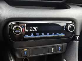 Toyota Yaris (2023) thumbnail 8