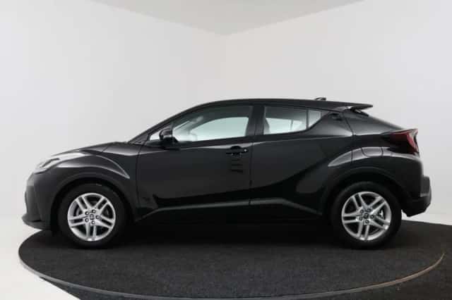 Toyota C-HR (2023) thumbnail 3