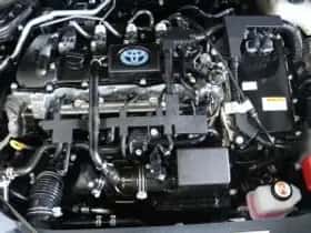 Toyota C-HR (2023) thumbnail 5