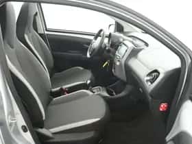 Toyota Aygo (2021) thumbnail 27