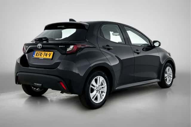 Toyota Yaris (2025) thumbnail 2