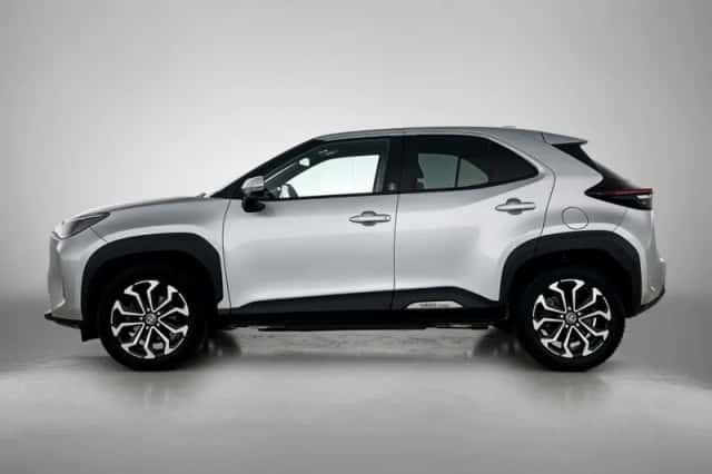 Toyota Yaris_Cross (2023) thumbnail 3