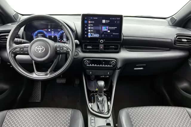 Toyota Yaris (2025) thumbnail 4