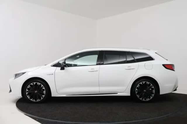 Toyota Corolla_Touring_Sports (2021) thumbnail 3