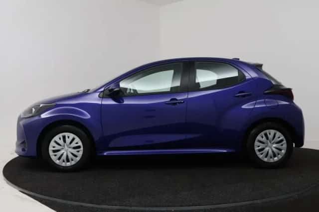 Toyota Yaris (2024) thumbnail 3