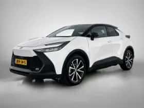 Toyota C-HR (2025) thumbnail 2