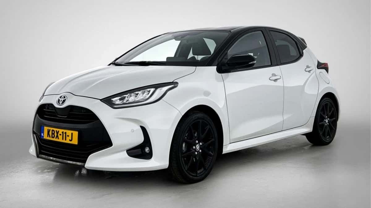 Toyota Yaris (2022) — foto 1
