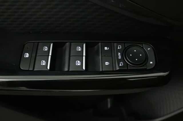 Toyota Urban_Cruiser (2026) thumbnail 4