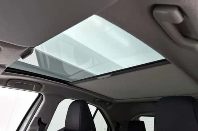 Toyota Yaris Cross (2022) thumbnail 4