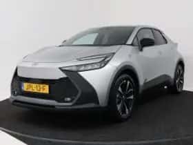 Toyota C-HR (2025) thumbnail 2