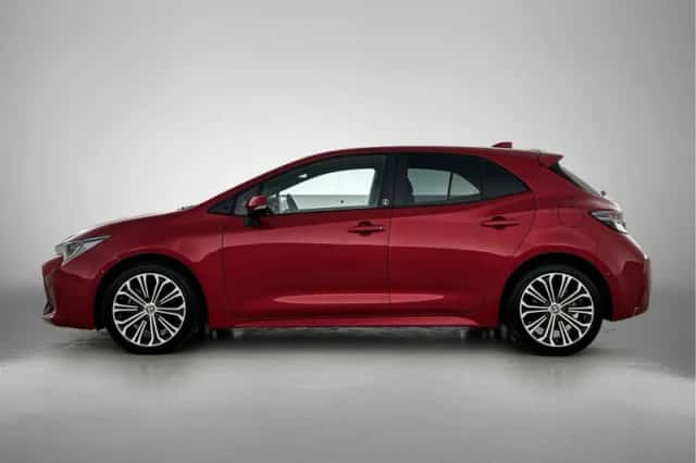 Toyota Corolla (2022) thumbnail 3