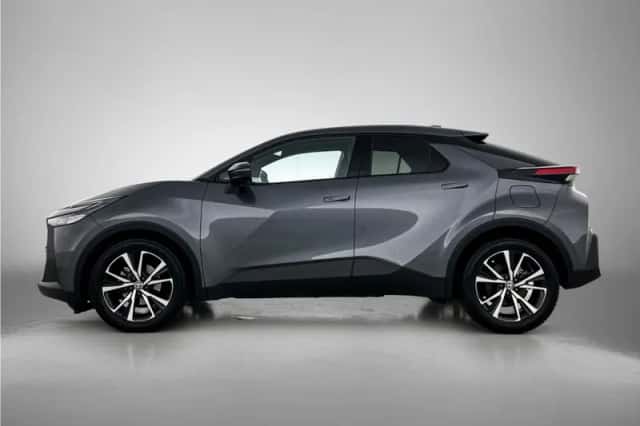 Toyota C-HR (2025) thumbnail 3