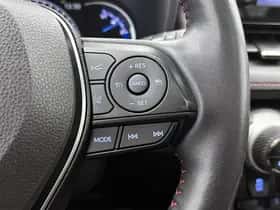 Toyota RAV4 (2021) thumbnail 16