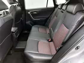 Toyota RAV4 (2021) thumbnail 18