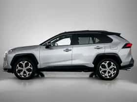 Toyota RAV4 (2021) thumbnail 3