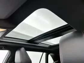 Toyota RAV4 (2021) thumbnail 4