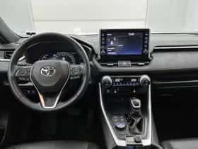 Toyota RAV4 (2021) thumbnail 5