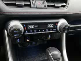 Toyota RAV4 (2021) thumbnail 10