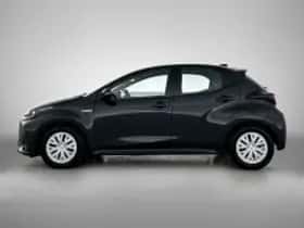 Toyota Yaris (2020) thumbnail 4