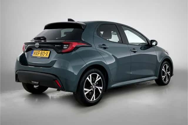 Toyota Yaris (2025) thumbnail 2
