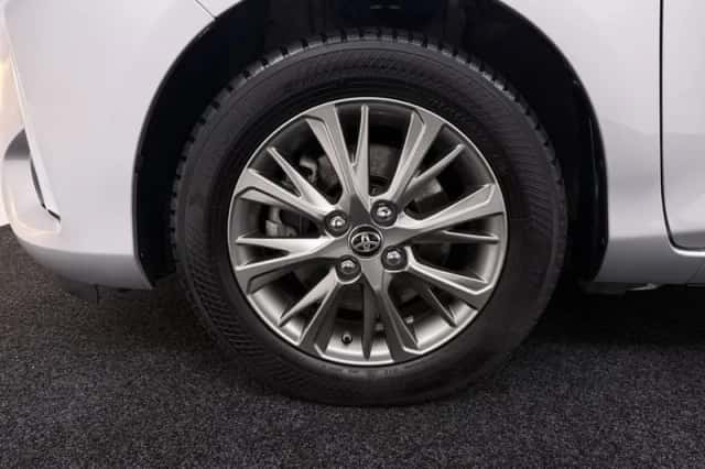 Toyota Yaris (2019) thumbnail 4