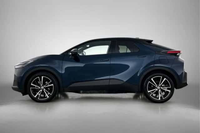 Toyota C-HR (2025) thumbnail 3