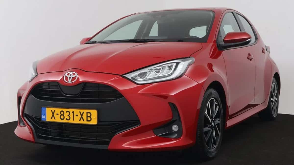 Toyota Yaris (2024) — foto 1