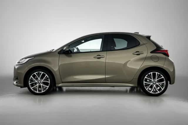 Toyota Yaris (2024) thumbnail 3