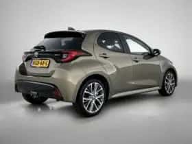 Toyota Yaris (2024) thumbnail 3