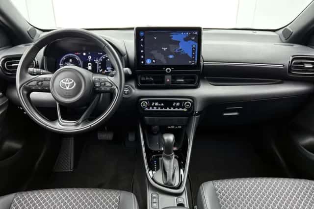Toyota Yaris (2024) thumbnail 4