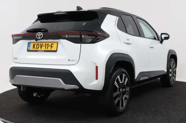 Toyota Yaris_Cross (2025) thumbnail 2