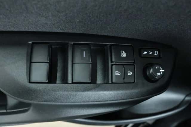 Toyota Yaris_Cross (2025) thumbnail 4