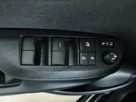 Toyota Yaris_Cross (2025) thumbnail 4