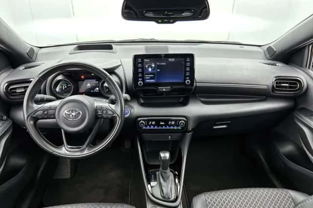 Toyota Yaris (2021) thumbnail 5