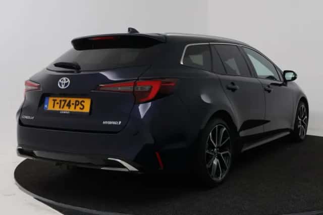 Toyota Corolla_Touring_Sports (2023) thumbnail 2