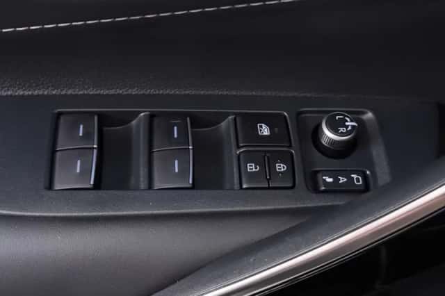 Toyota Corolla_Touring_Sports (2023) thumbnail 4