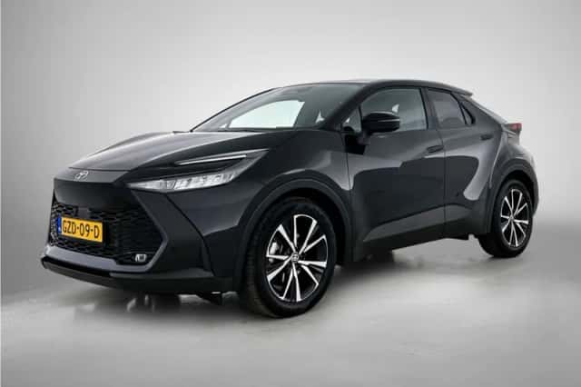 Toyota C-HR (2025) thumbnail 1