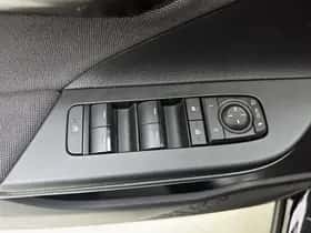 Toyota C-HR (2025) thumbnail 21