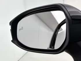 Toyota C-HR (2025) thumbnail 36