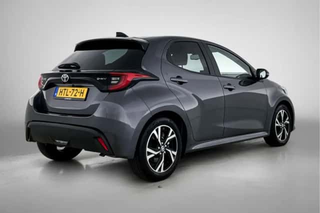 Toyota Yaris (2025) thumbnail 2
