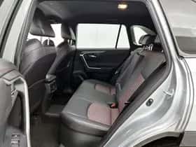 Toyota RAV4 (2021) thumbnail 16