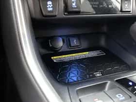 Toyota RAV4 (2021) thumbnail 24