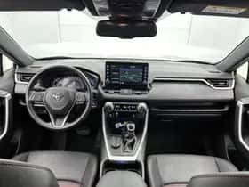 Toyota RAV4 (2021) thumbnail 4